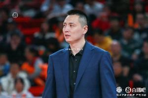 卢伟:我们在核心后卫位置上还是需要一个更大心脏&处理球更稳的